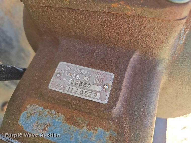 image for item EV5497 1992 International 9400 tank truck