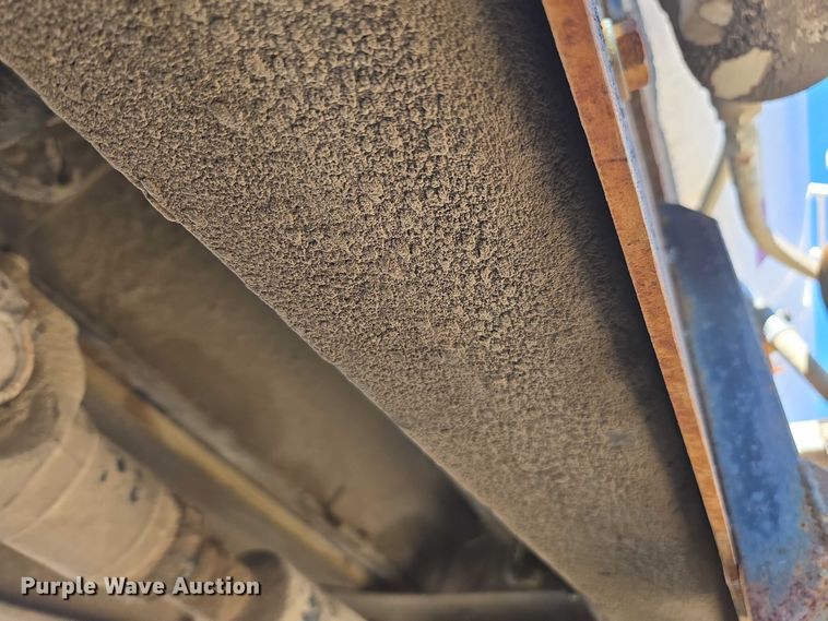 image for item EV5497 1992 International 9400 tank truck