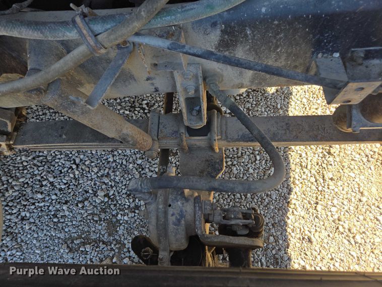 image for item EV5497 1992 International 9400 tank truck