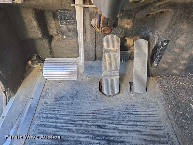 image for item EV5497 1992 International 9400 tank truck