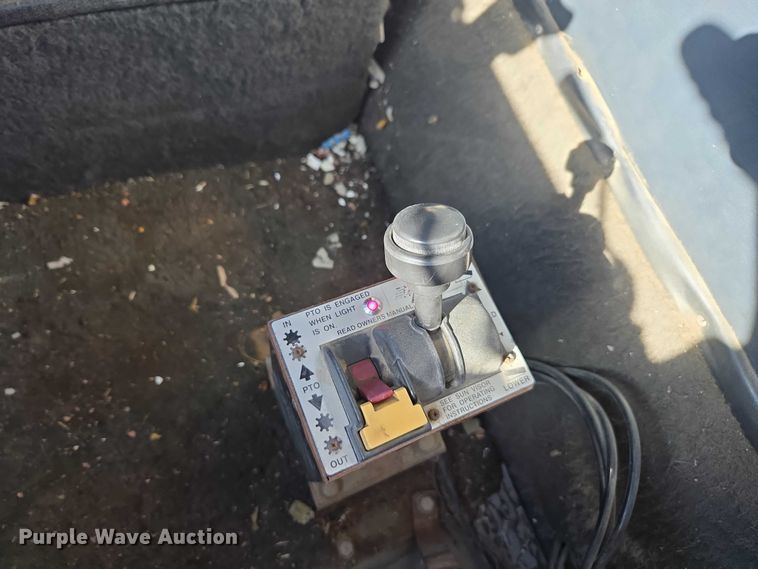 image for item EV5497 1992 International 9400 tank truck