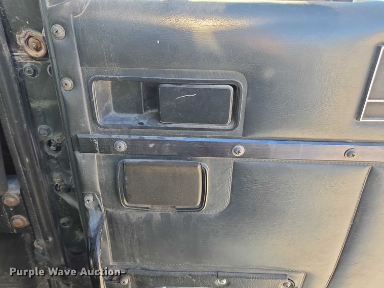 image for item EV5497 1992 International 9400 tank truck