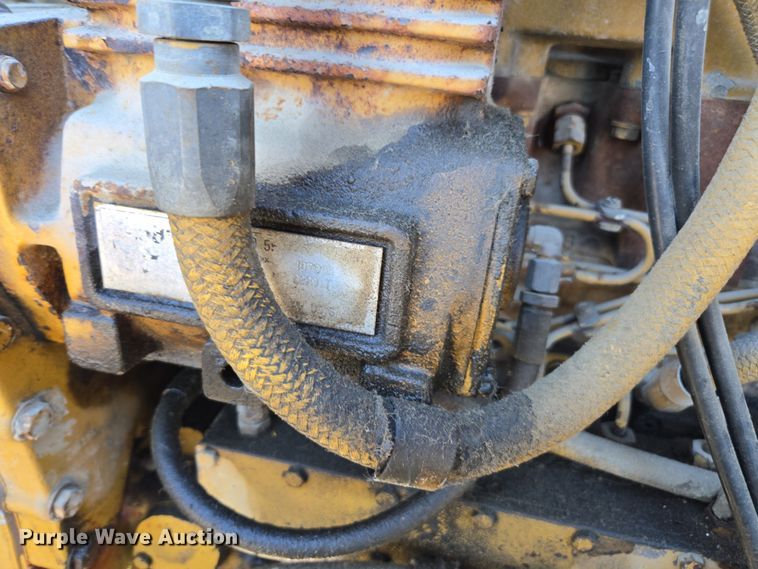 image for item EV5497 1992 International 9400 tank truck