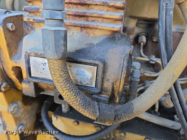 image for item EV5497 1992 International 9400 tank truck