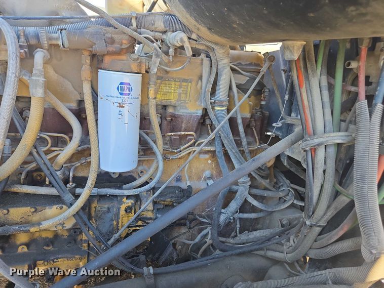 image for item EV5497 1992 International 9400 tank truck