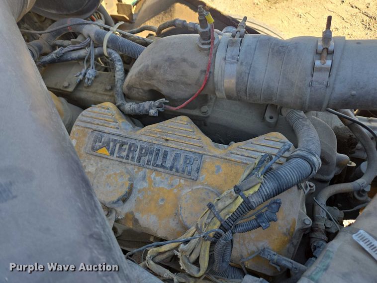 image for item EV5497 1992 International 9400 tank truck