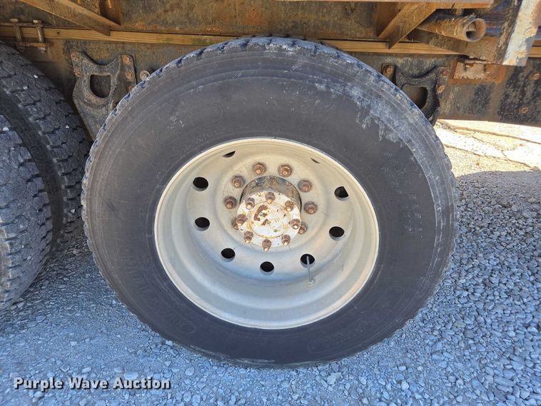 image for item EV5497 1992 International 9400 tank truck