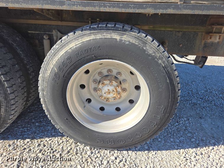 image for item EV5497 1992 International 9400 tank truck