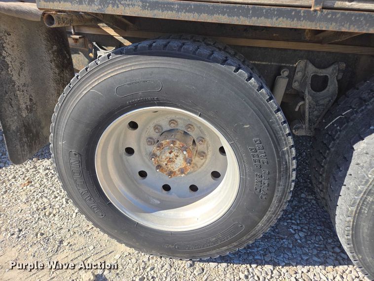 image for item EV5497 1992 International 9400 tank truck