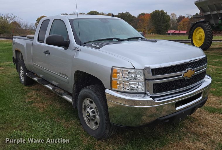 image for item EV5500 2013 Chevrolet Silverado 2500HD LT Ext. Cab pickup truck