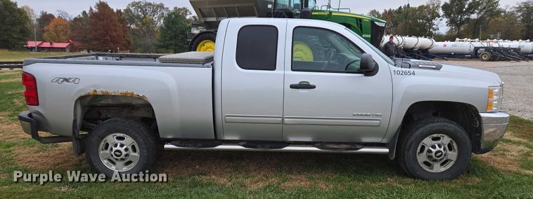 image for item EV5500 2013 Chevrolet Silverado 2500HD LT Ext. Cab pickup truck
