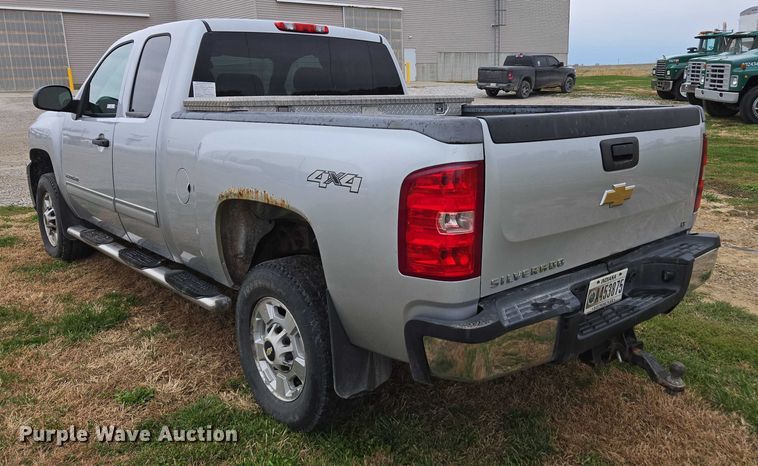 image for item EV5500 2013 Chevrolet Silverado 2500HD LT Ext. Cab pickup truck