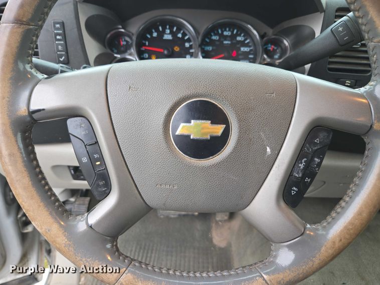 image for item EV5500 2013 Chevrolet Silverado 2500HD LT Ext. Cab pickup truck