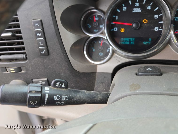 image for item EV5500 2013 Chevrolet Silverado 2500HD LT Ext. Cab pickup truck