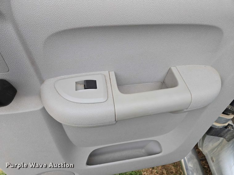 image for item EV5500 2013 Chevrolet Silverado 2500HD LT Ext. Cab pickup truck