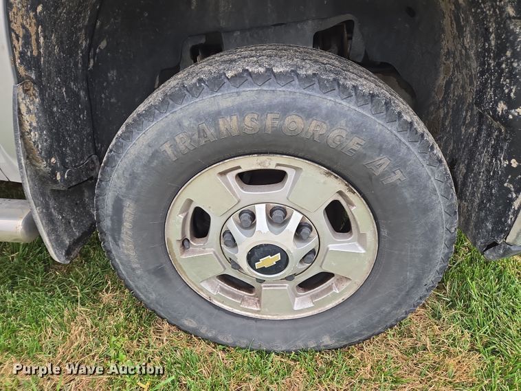 image for item EV5500 2013 Chevrolet Silverado 2500HD LT Ext. Cab pickup truck