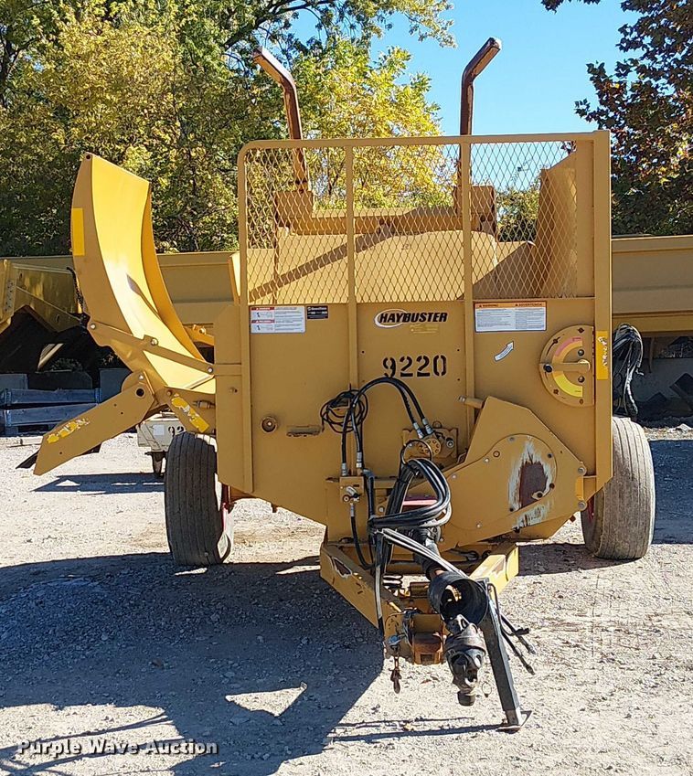 image for item FB4496 DuraTech Haybuster 2655 bale processor