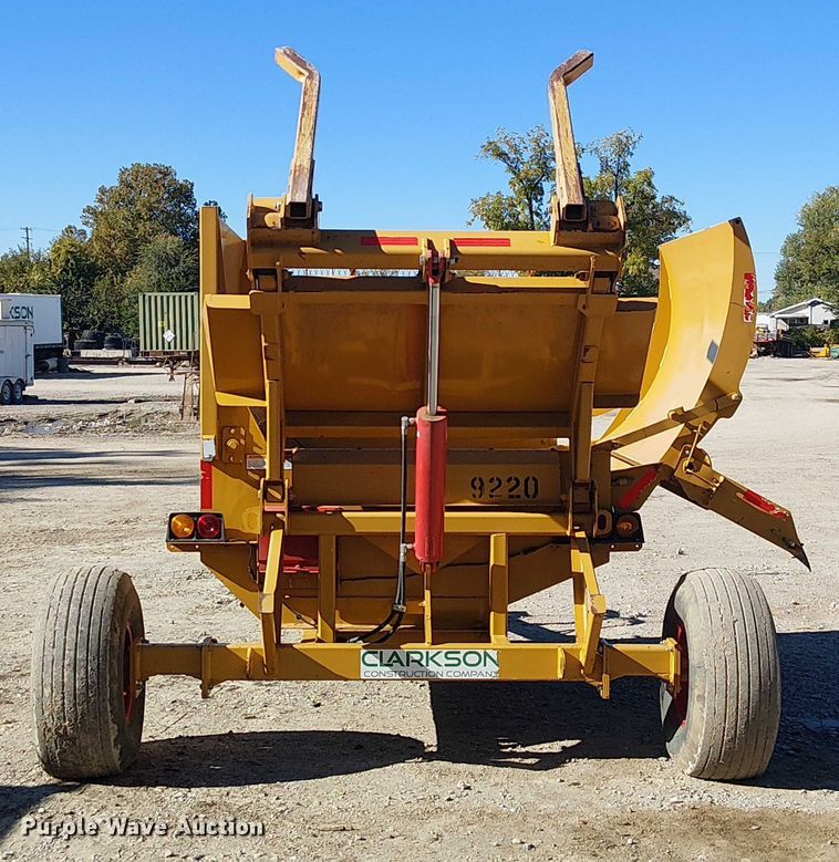 image for item FB4496 DuraTech Haybuster 2655 bale processor