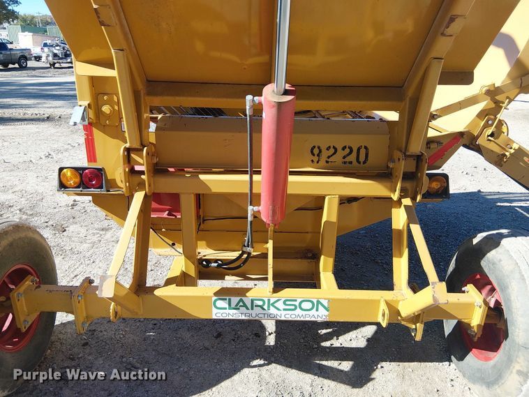 image for item FB4496 DuraTech Haybuster 2655 bale processor