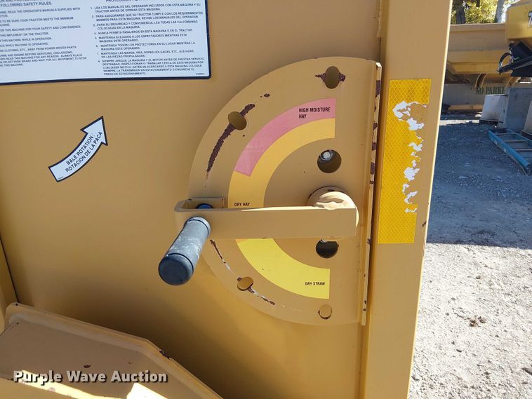 image for item FB4496 DuraTech Haybuster 2655 bale processor