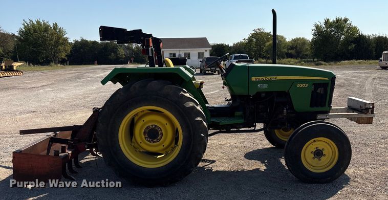 image for item FI0009 2005 John Deere 5303 tractor