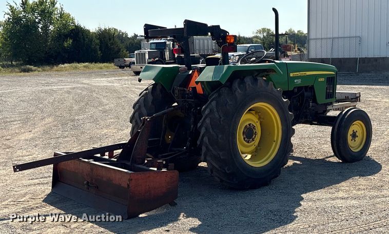 image for item FI0009 2005 John Deere 5303 tractor