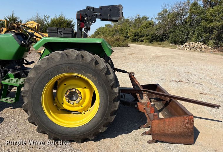 image for item FI0009 2005 John Deere 5303 tractor