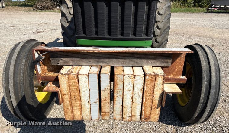 image for item FI0009 2005 John Deere 5303 tractor