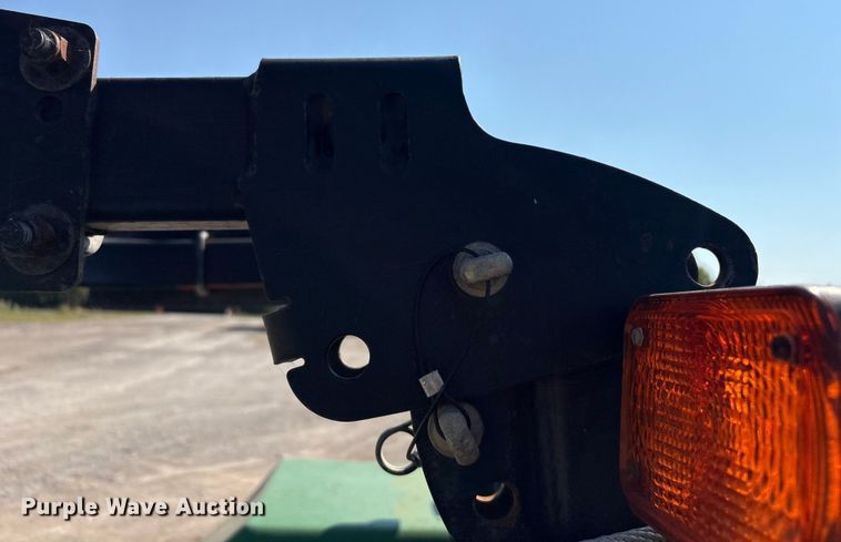 image for item FI0009 2005 John Deere 5303 tractor