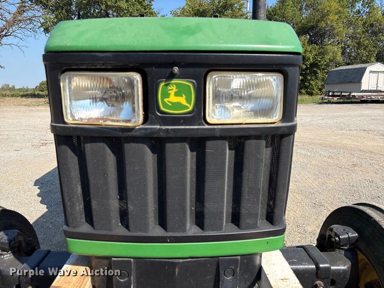 image for item FI0009 2005 John Deere 5303 tractor