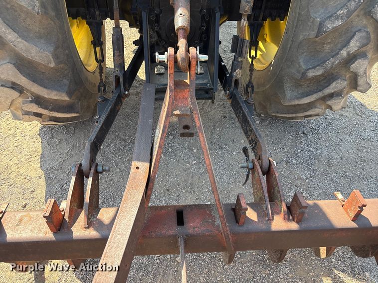 image for item FI0009 2005 John Deere 5303 tractor