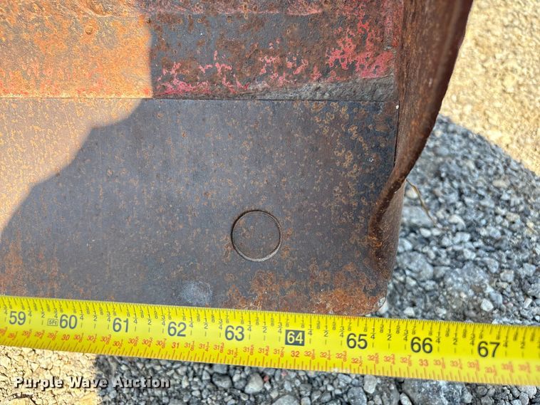 image for item FI0009 2005 John Deere 5303 tractor