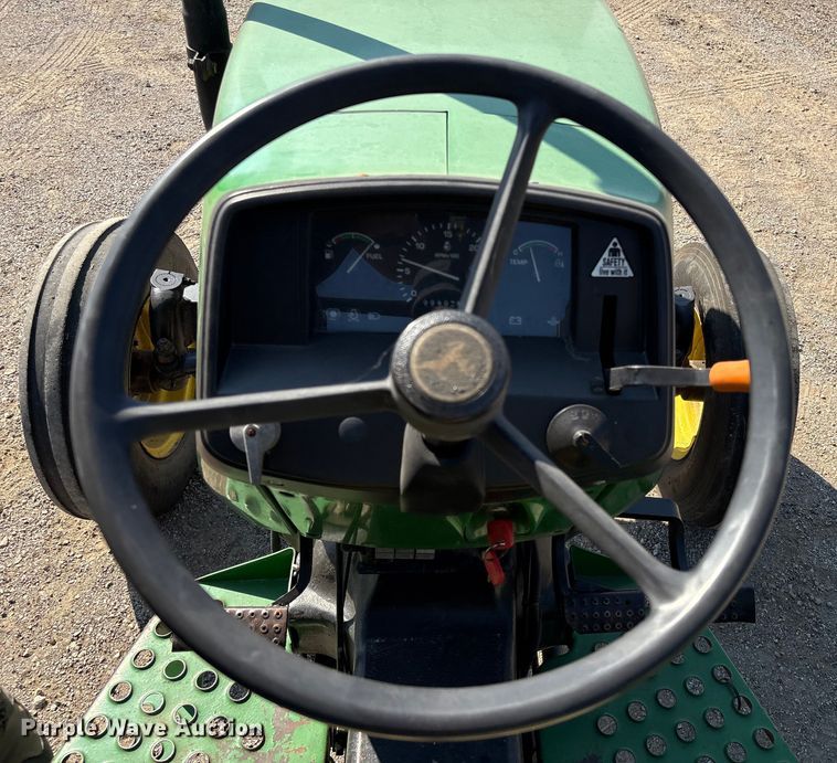 image for item FI0009 2005 John Deere 5303 tractor
