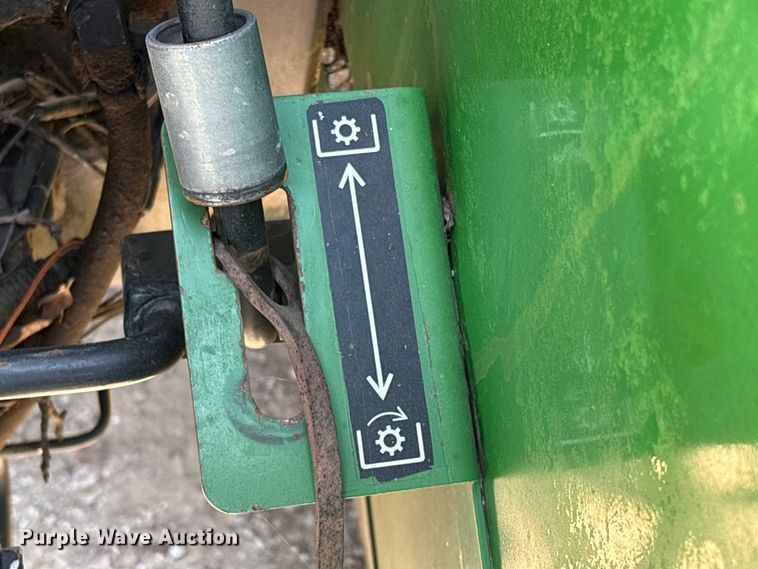 image for item FI0009 2005 John Deere 5303 tractor