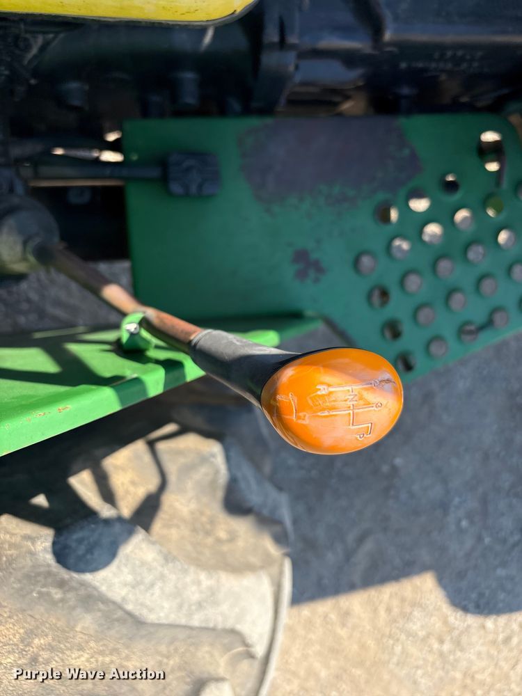 image for item FI0009 2005 John Deere 5303 tractor