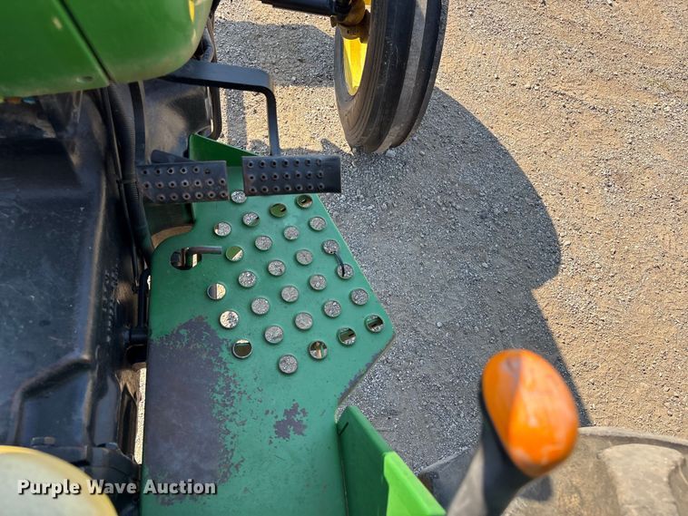 image for item FI0009 2005 John Deere 5303 tractor