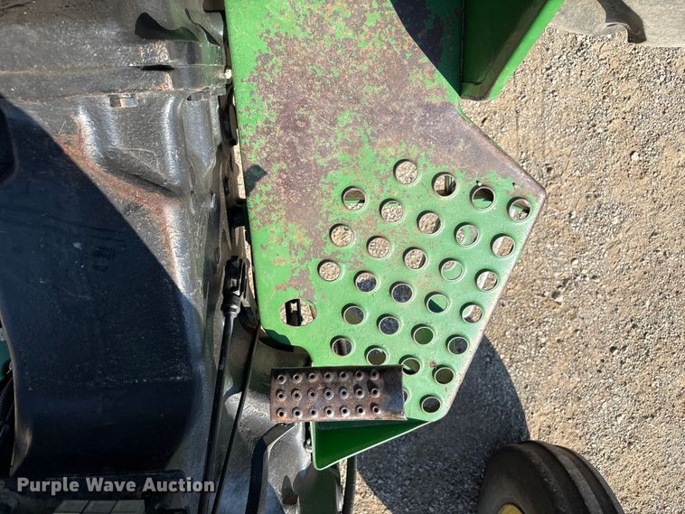 image for item FI0009 2005 John Deere 5303 tractor