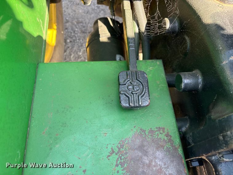 image for item FI0009 2005 John Deere 5303 tractor