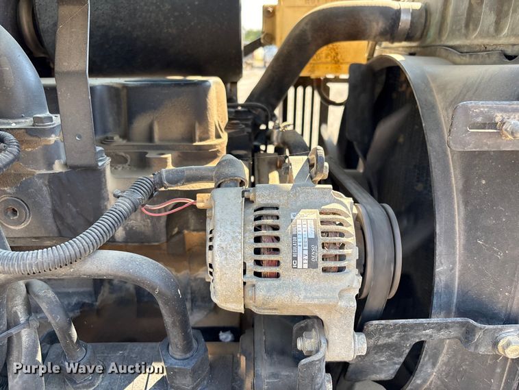 image for item FI0009 2005 John Deere 5303 tractor