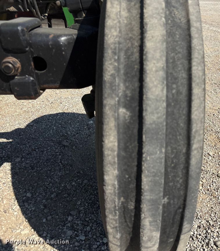 image for item FI0009 2005 John Deere 5303 tractor