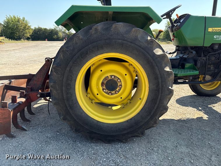 image for item FI0009 2005 John Deere 5303 tractor