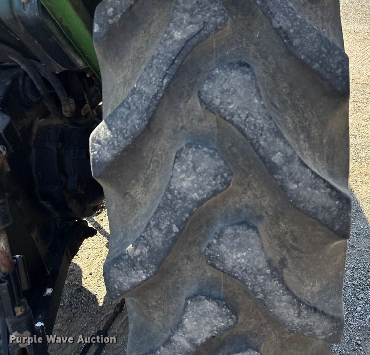 image for item FI0009 2005 John Deere 5303 tractor