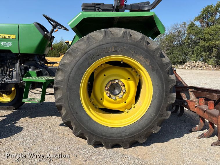 image for item FI0009 2005 John Deere 5303 tractor