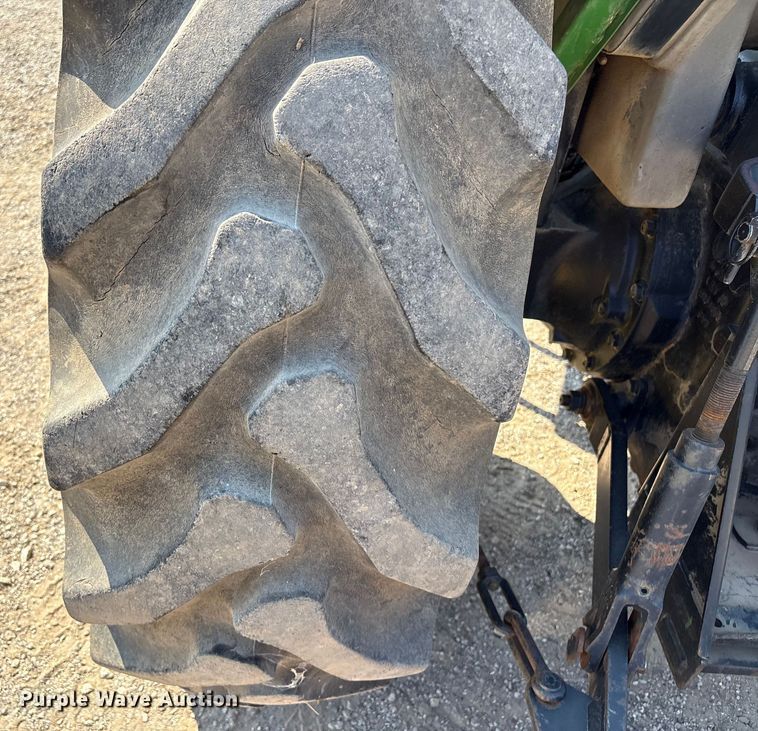 image for item FI0009 2005 John Deere 5303 tractor