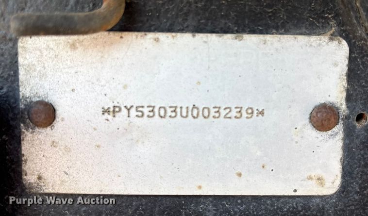 image for item FI0009 2005 John Deere 5303 tractor