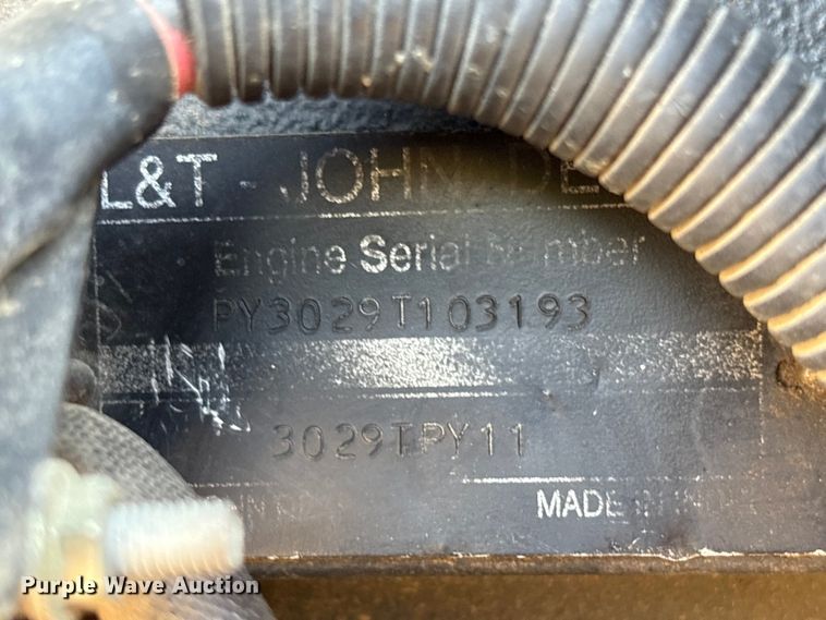 image for item FI0009 2005 John Deere 5303 tractor