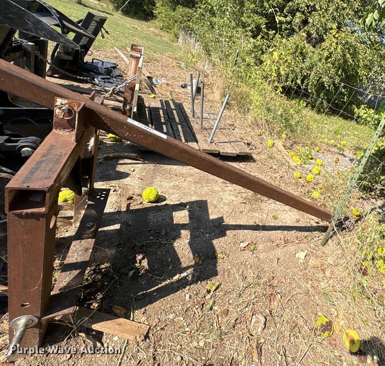 image for item FI0009 2005 John Deere 5303 tractor