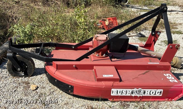 image for item FI0009 2005 John Deere 5303 tractor