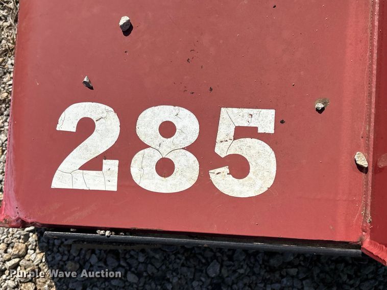 image for item FI0009 2005 John Deere 5303 tractor