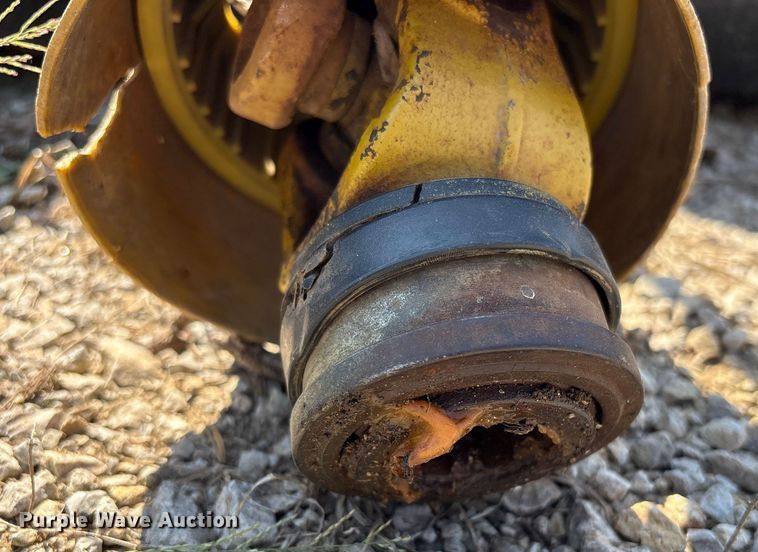 image for item FI0009 2005 John Deere 5303 tractor